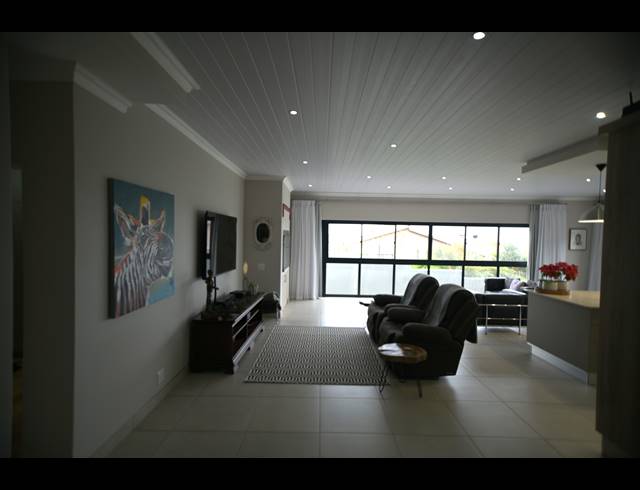 3 BEDROOM HOUSE FOR SALE IN OUTENIQUASBOSCH